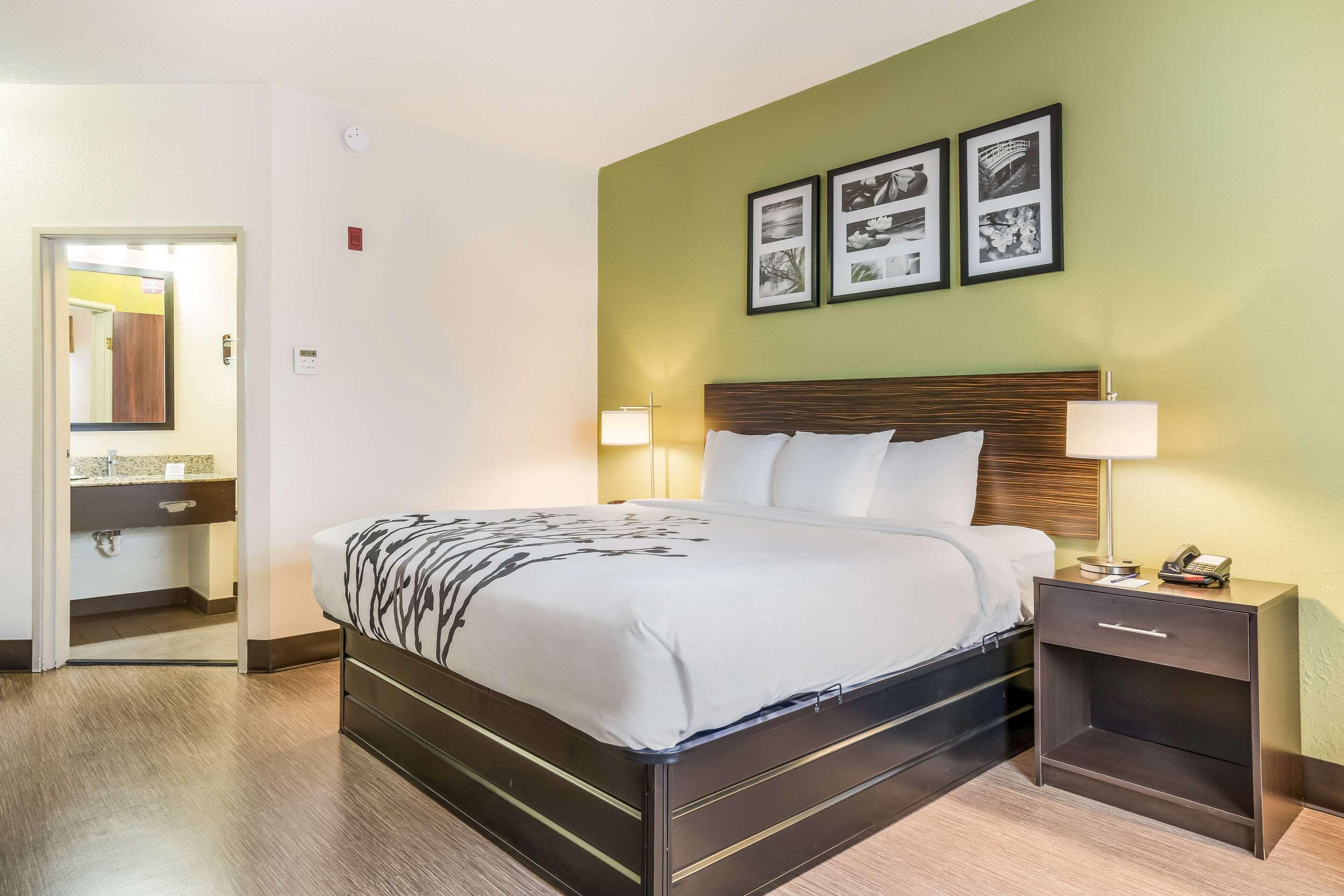Hotel Sleep & Near Camp Lejeune