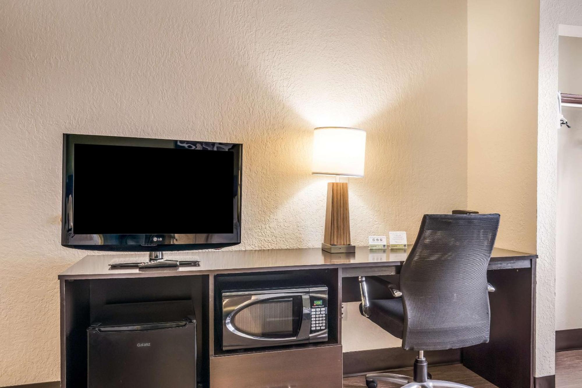 Hotel Sleep & Near Camp Lejeune