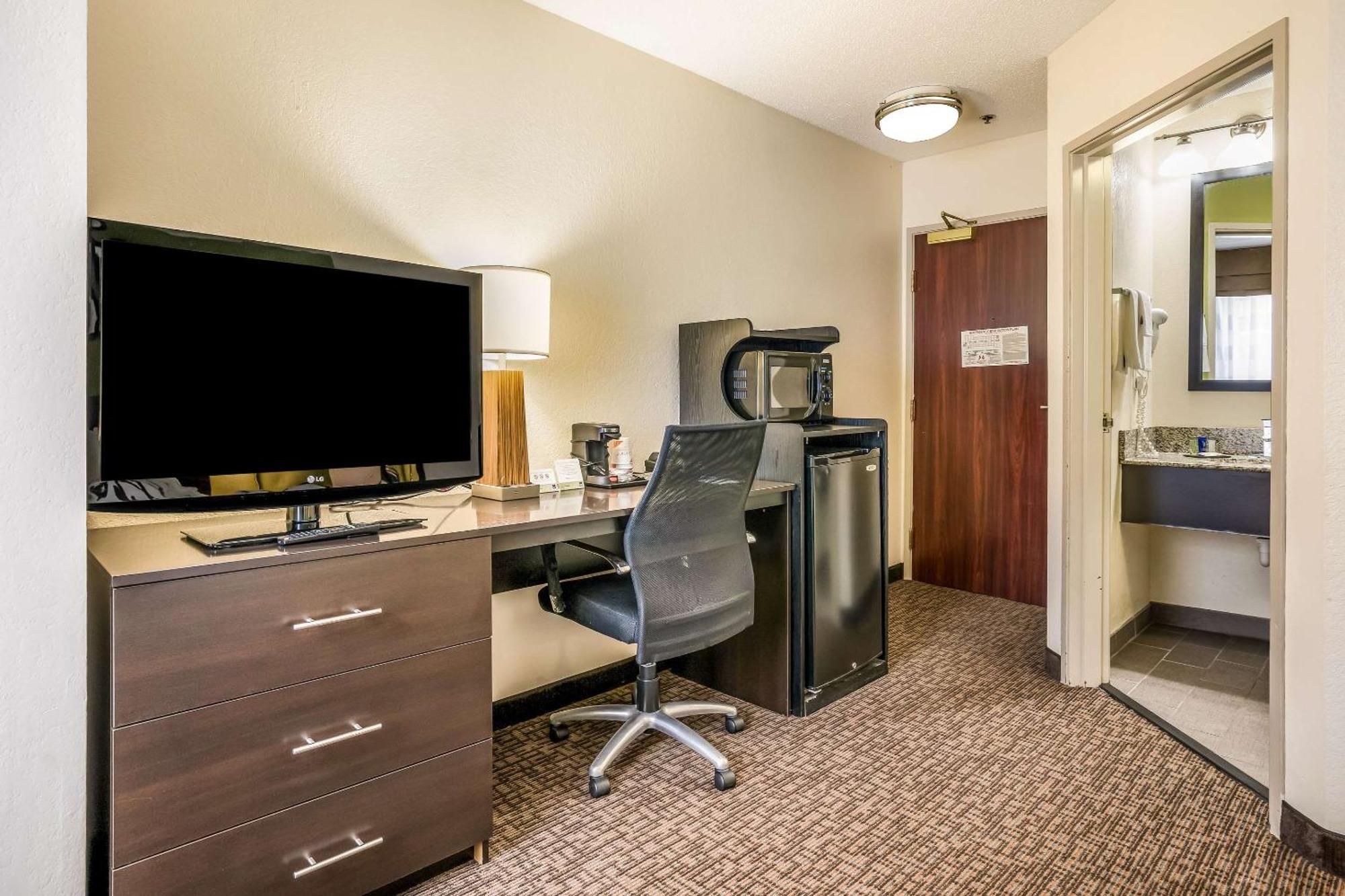 Hotel Sleep & Near Camp Lejeune 3*